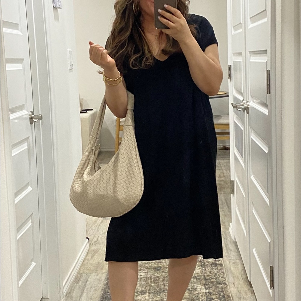 Carly Jean Los Angeles Black Midi Dress